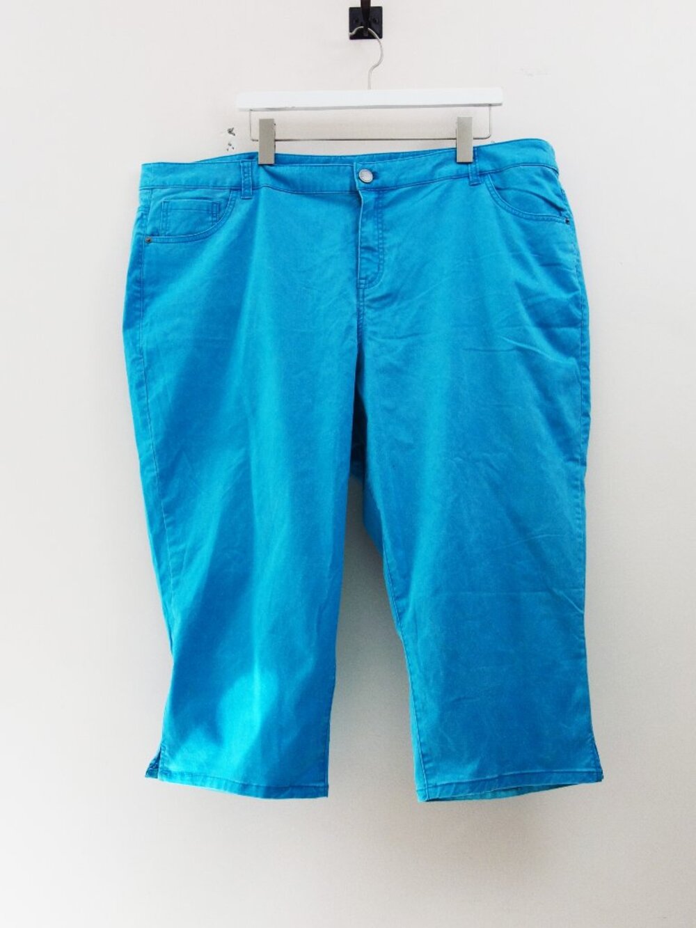 NWT! Lane Bryant Plus Size (24) Blue High Rise Stretchy Capri Pants